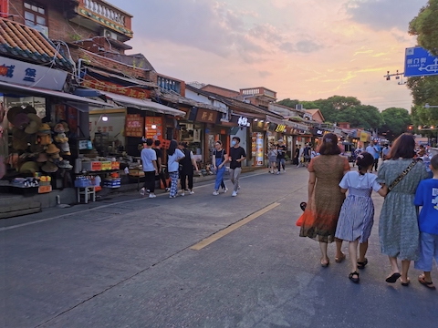 Sunset on Quanzhou West Street