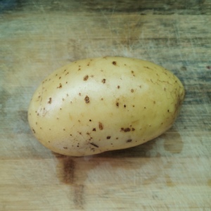 1个中等土豆