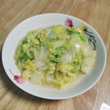Napa cabbage with garlic