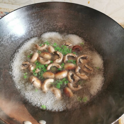 add water and green onions, boil for 5 minutes