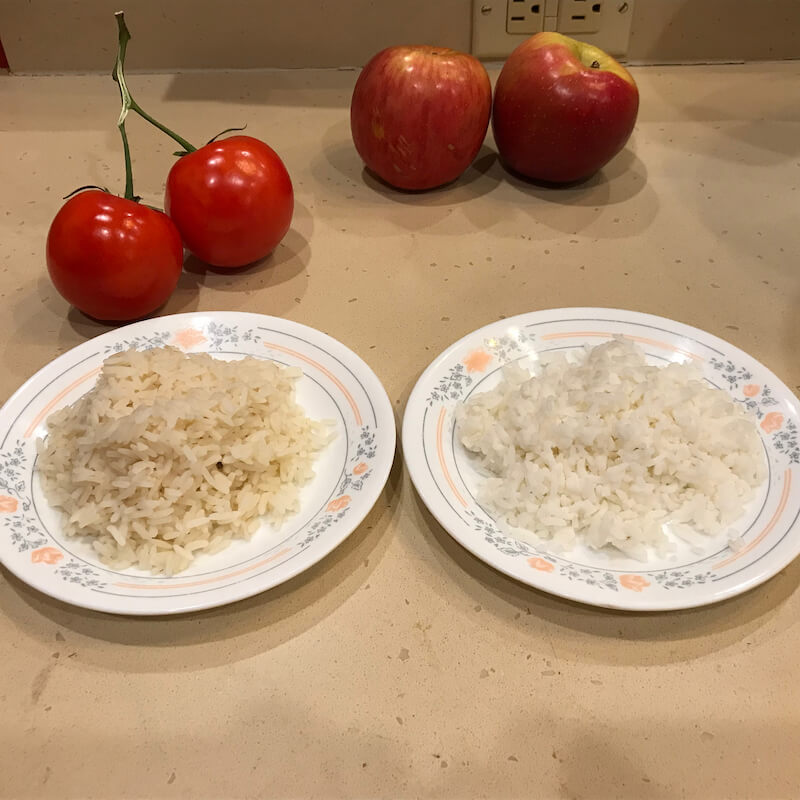 Is eating rice healthy? 100 grams of parboiled and white rice, side by side
