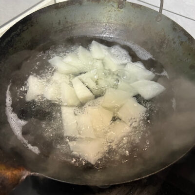 blanch the white radish