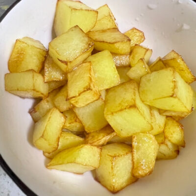 Fried potato cubes