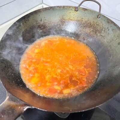 Add water to make a broth and bring to a boil.