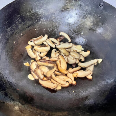 simmer the mushrooms