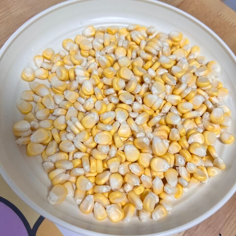 shell the corn from the cob